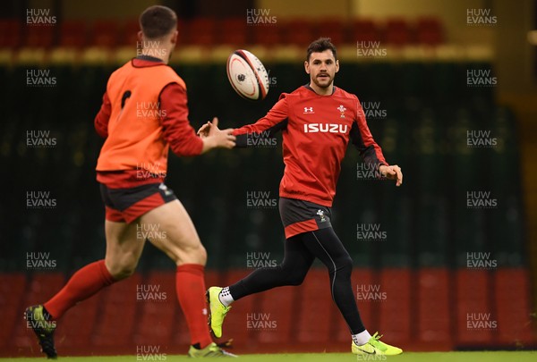 291119 - Wales Rugby Training - Tomos Williams during training