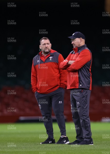 310120 - Wales Captain's Run, Principality Stadium - Wales assistant coach Jonathan Humphreys, left, and Wales head coach Wayne Pivac, during training ahead of the opening Guinness Six Nations match against Italy