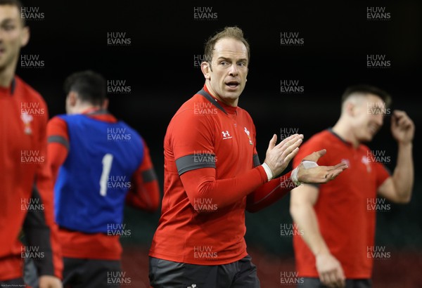 310120 - Wales Captain's Run, Principality Stadium - Alun Wyn Jones of Wales during training ahead of the opening Guinness Six Nations match against Italy