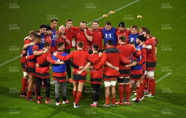 310120 - Wales Rugby Training - Players huddle during training