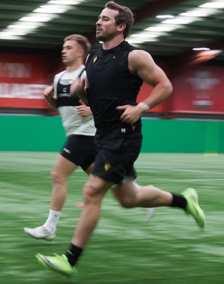 280525 - Wales Senior Men Conditioning Session - Rhodri Williams and Cameron Winnett during an optional conditioning session ahead of next week’s start of the training camp for the Wales Summer Tour to Japan
