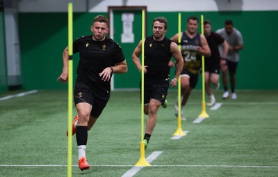 280525 - Wales Senior Men Conditioning Session - Elliot Dee and Rhodri Williams during an optional conditioning session ahead of next week’s start of the training camp for the Wales Summer Tour to Japan