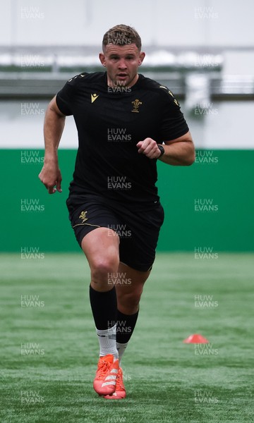 280525 - Wales Senior Men Conditioning Session - Elliot Dee during an optional conditioning session ahead of next week’s start of the training camp for the Wales Summer Tour to Japan