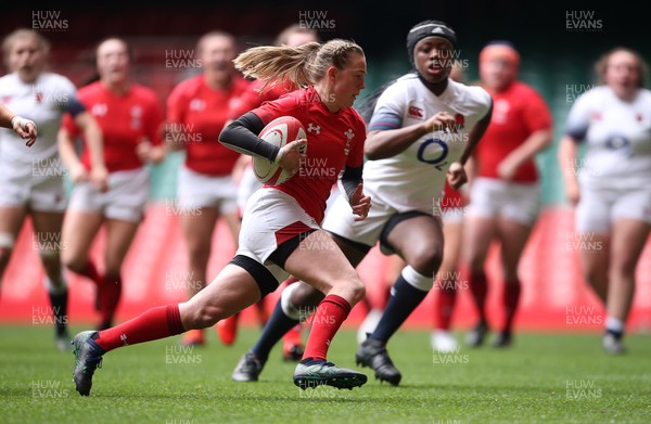 300419 - Wales Women Emerging Talent v England U18s Development Group - Lauren Smyth of Wales scores a try