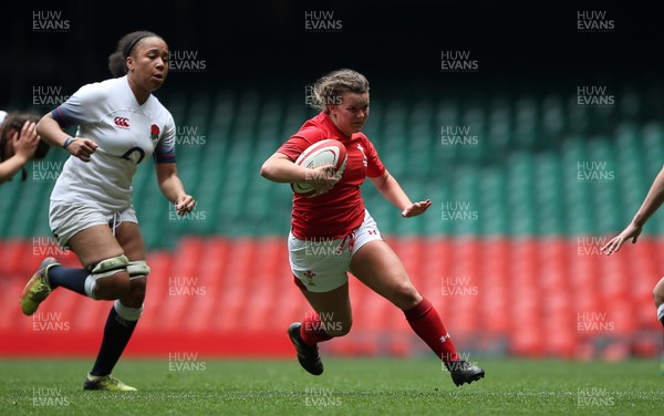 300419 - Wales Women Emerging Talent v England U18s Development Group - Mabli Davies of Wales