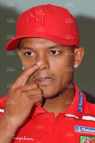 27.08.09 - Wales Football Rob Earnshaw speaks to the media ahead of his sides match against Russia on Wednesday (9th) 