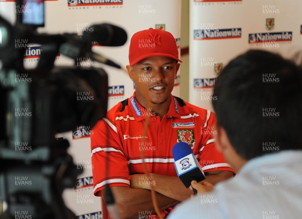27.08.09 - Wales Football Rob Earnshaw speaks to the media ahead of his sides match against Russia on Wednesday (9th) 
