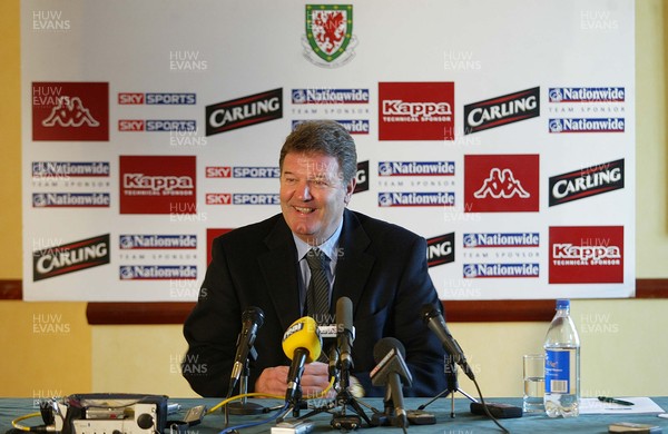 250206Wales Soccer press conference - Wales soccer manger John Toshack at press conference to announce the team to play Paraguay  