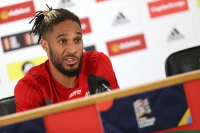 050918 - Wales Football Press Conference - Ashley Williams talks to the press