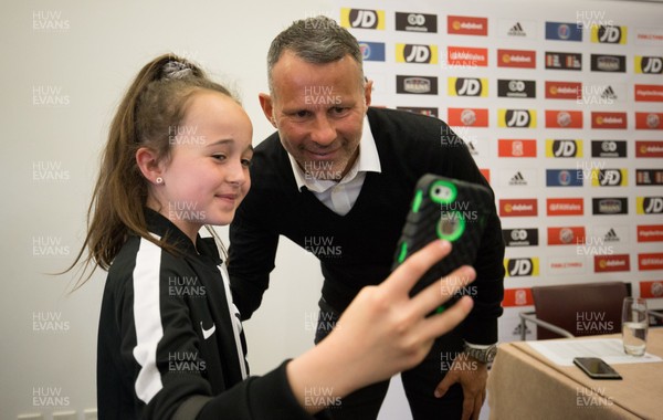 290519 - Wales Football Squad Announcement - Wales football manager Ryan Giggs pauses for a selfie after he announces his squad for the Euro 2020 Qualifying matches against Croatia and Hungary at the Wales Millennium Centre