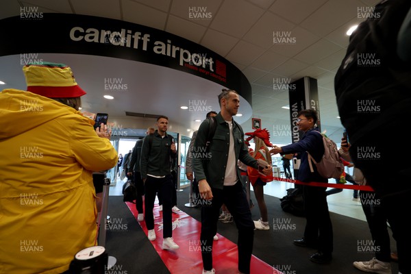 151122 - Wales Football Squad Departs For Qatar From Cardiff Airport - Gareth Bale