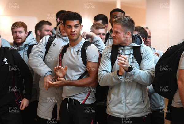 151122 - Wales Football Squad Depart for FIFA World Cup - Wales rugby players Rio Dyer and Garth Anscombe applaud the Wales football squad as they depart for Qatar