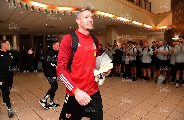 151122 - Wales Football Squad Depart for FIFA World Cup - Wayne Hennessey leave the Vale Resort as Wales rugby players applaud the Wales football squad as they depart for Qatar