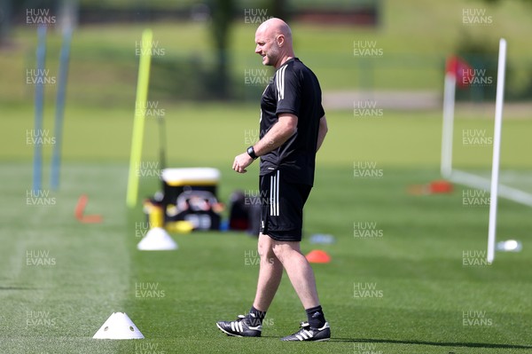 010621 - Wales Football Training - Wales Manager Robert Page
