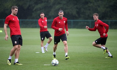 030918 - Wales Football Training - Gareth Bale during training