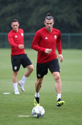 030918 - Wales Football Training - Gareth Bale during training