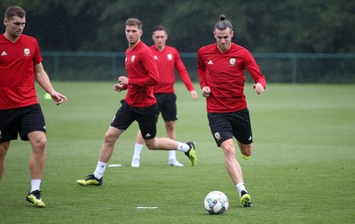 030918 - Wales Football Training - Gareth Bale during training