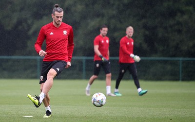 030918 - Wales Football Training - Gareth Bale during training