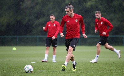 030918 - Wales Football Training - Gareth Bale during training