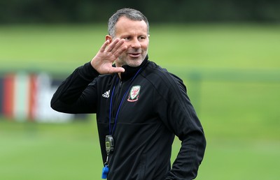 030918 - Wales Football Training - Wales Manager Ryan Giggs during training