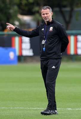 030918 - Wales Football Training - Wales Manager Ryan Giggs during training