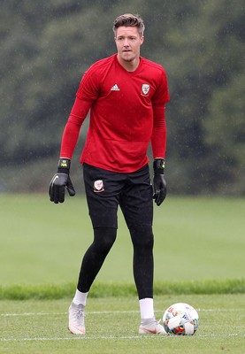 030918 - Wales Football Training - Wayne Hennessy during training