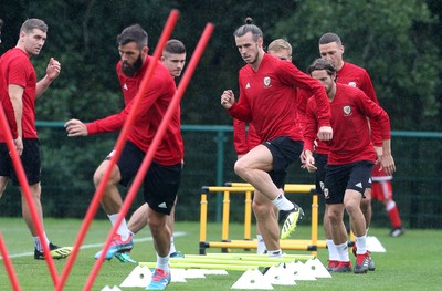 030918 - Wales Football Training - Gareth Bale during training