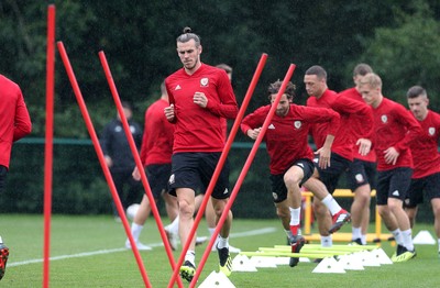 030918 - Wales Football Training - Gareth Bale during training