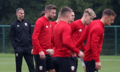 030918 - Wales Football Training - Wales Manager Ryan Giggs during training