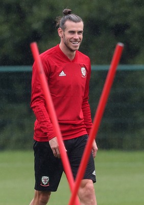 030918 - Wales Football Training - Gareth Bale during training