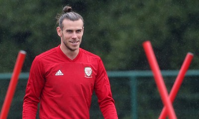 030918 - Wales Football Training - Gareth Bale during training