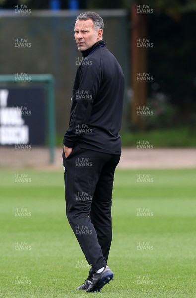 030918 - Wales Football Training - Wales Manager Ryan Giggs during training