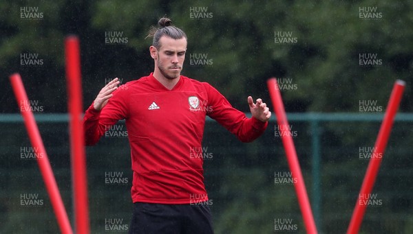 030918 - Wales Football Training - Gareth Bale during training
