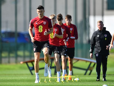 040923 - Wales Football Training - Kieffer Moore during training