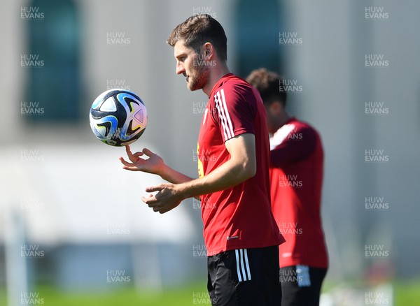 040923 - Wales Football Training - Ben Davies during training