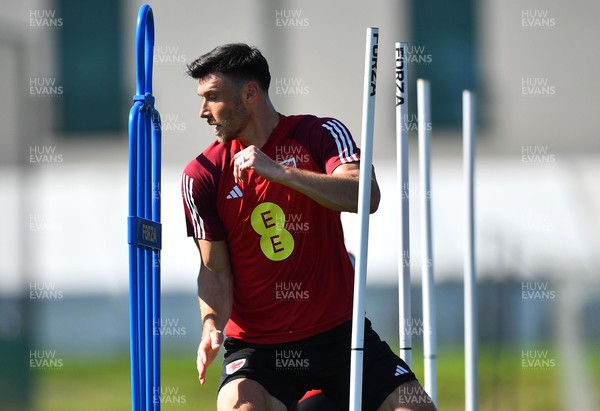 040923 - Wales Football Training - Kieffer Moore during training