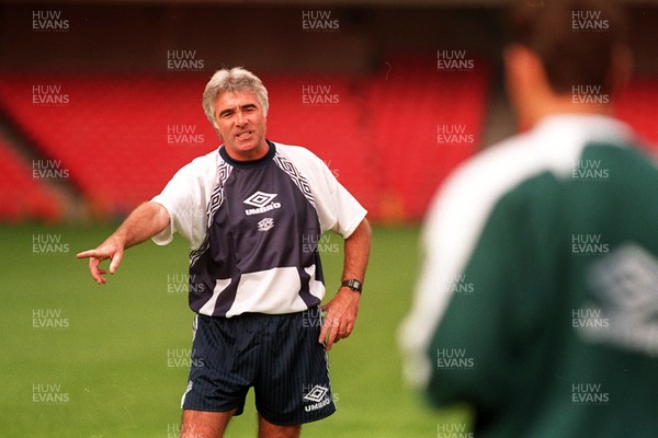 040995 - Wales Football Training - Bobby Gould watches training