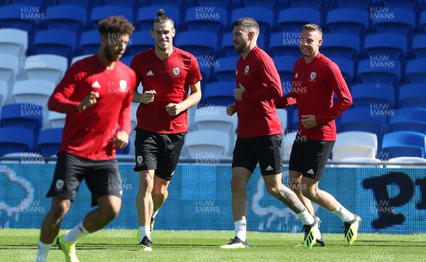 050918 - Wales Football Training - Gareth Bale, Aaron Ramsey and Chris Gunter during training