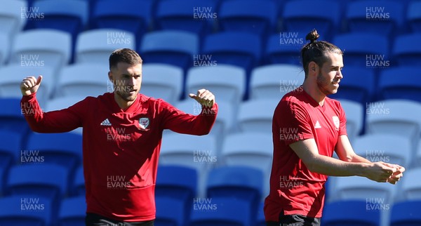 050918 - Wales Football Training - Aaron Ramsey and Gareth Bale during training