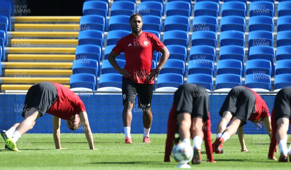 050918 - Wales Football Training - Ashley Williams during training