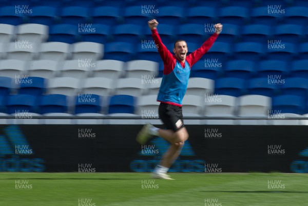050919 - Wales football training session, Cardiff City Stadium - Wales' Gareth Bale during Wales training session ahead of their Euro Qualifying match against Azerbaijan 