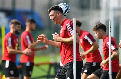 060923 - Wales Football Training - Kieffer Moore during training