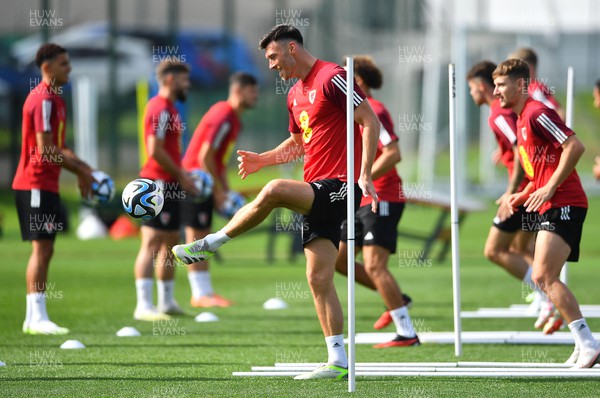060923 - Wales Football Training - Kieffer Moore during training