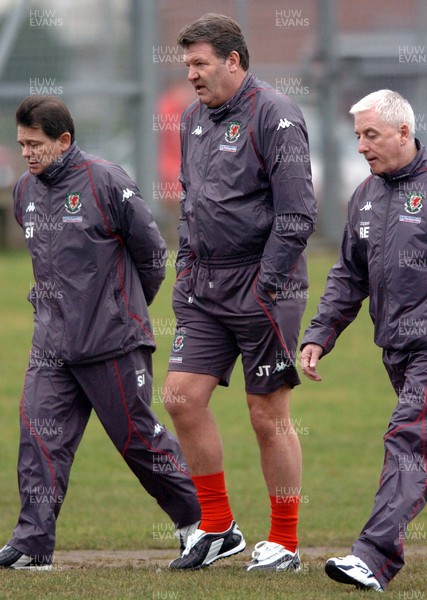 070205 - Wales Football Training - Wales' Salvatore Iriarte John Toshack and Roy Evans make their way to training