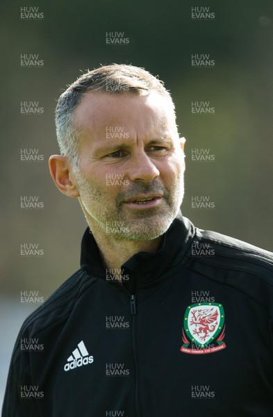 080919 - Wales Football Training session - Wales manager Ryan Giggs during training session ahead of the International Friendly against Belarus