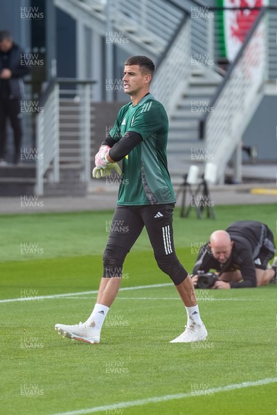 080925 - Wales Football Training - Karl Darlow ahead of the international friendly against Canada