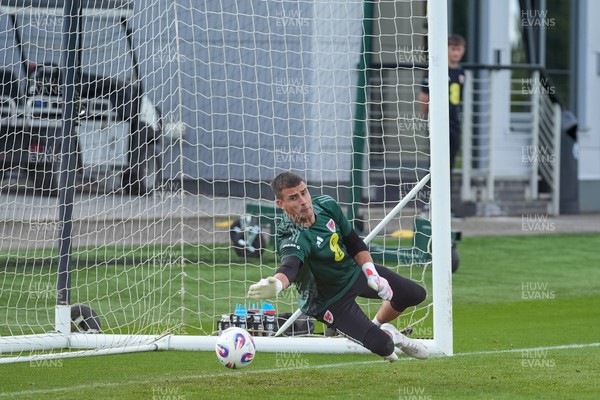 080925 - Wales Football Training - Karl Darlow ahead of the international friendly against Canada