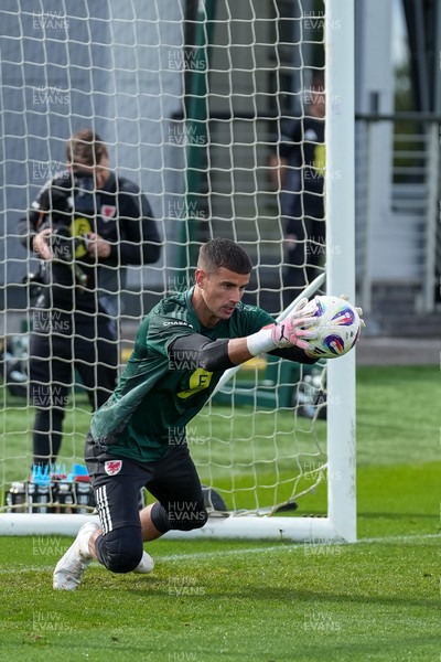 080925 - Wales Football Training - Karl Darlow ahead of the international friendly against Canada