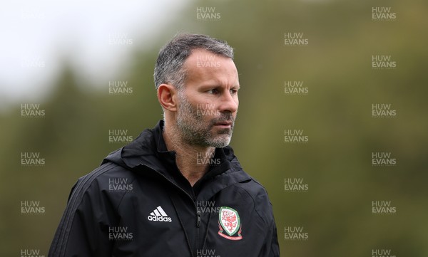 081018 - Wales Football Training - Wales Manager Ryan Giggs during training