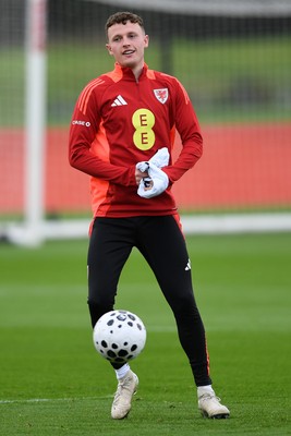 081025 - Wales Football Training - Nathan Broadhead of Wales during training ahead of tomorrows friendly match with England